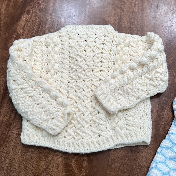 Handmade baby Vintage sweaters cream & white & blue, both button ups - Picture 8 of 8